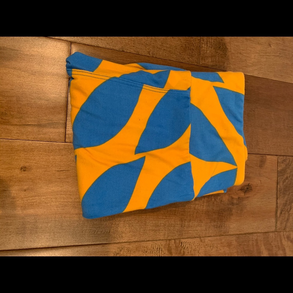 Set of three LuLaRoe leggings - Picture 2 of 4